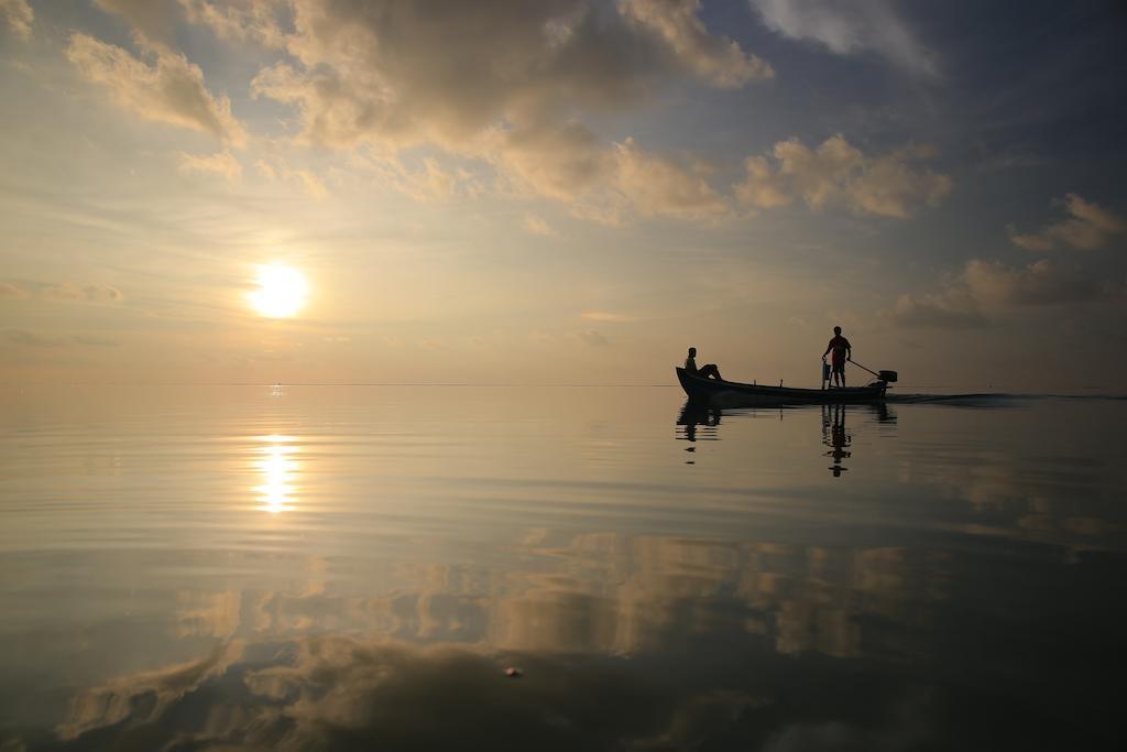 Serene Sky Guest House Thoddoo Buitenkant foto